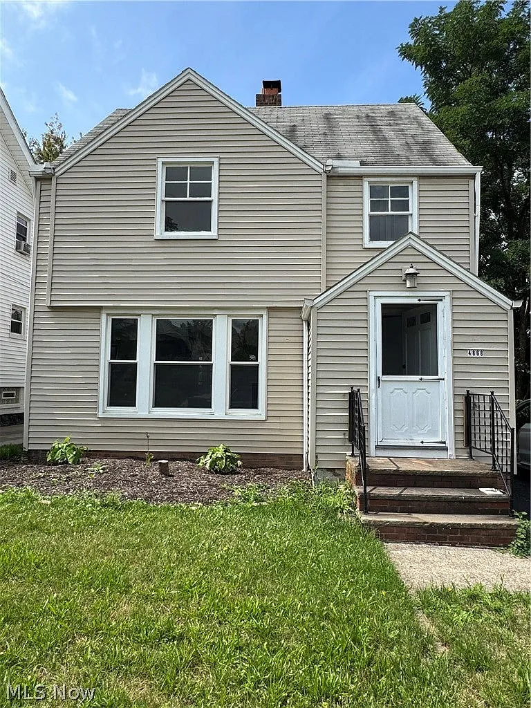3 bed, 1.5 bath, $1,750 — Photo 1