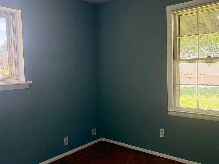 806 W Sugar Creek Rd — Photo 3