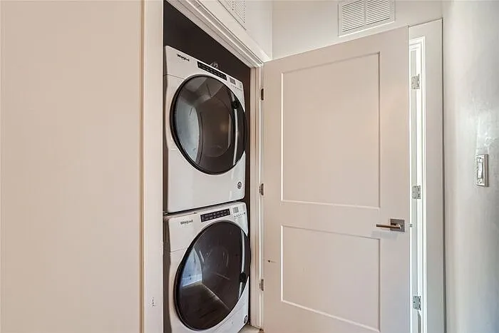 3807 N Franklin St — Photo 15