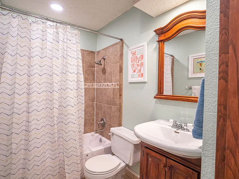 1429 Hall Dr — Photo 15