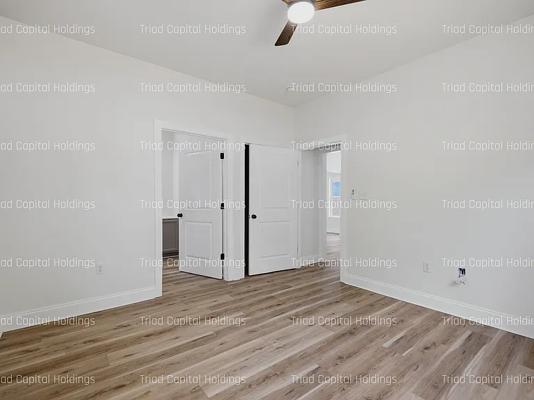 905 Meares St — Photo 12
