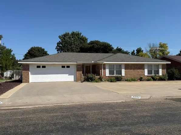1507 Geary Rd, Dumas, TX 79029