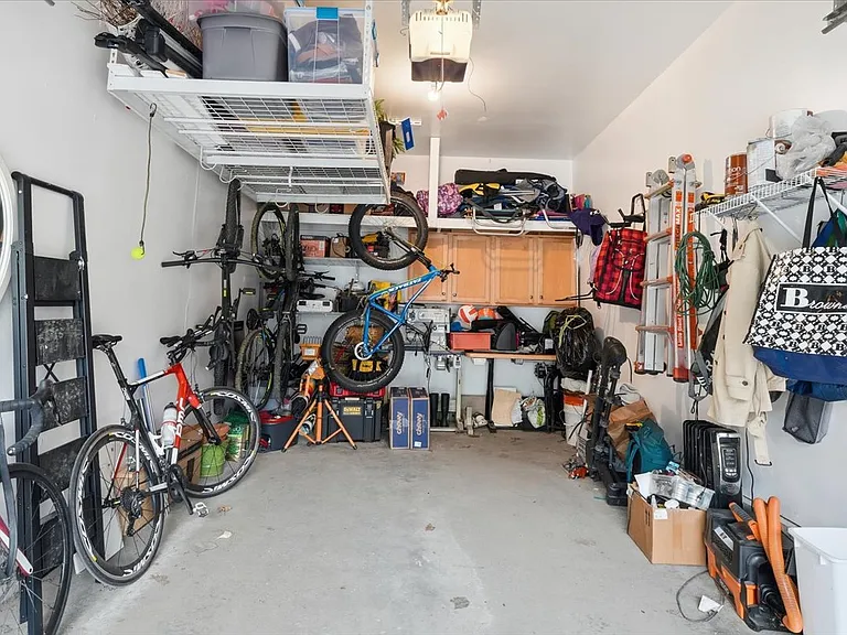4 Marion Ave #4 — Photo 24
