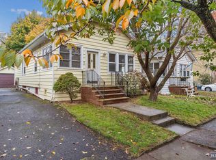 8 Maple Ave, Belleville, NJ 07109