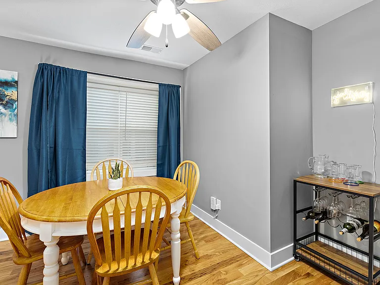 4043 Kenwood Ave N #2 — Photo 7