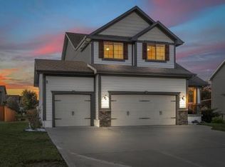 909 SW 35th St, Lees Summit, MO 64082