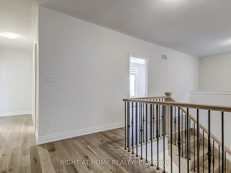 51 Lorrain Hand Cres — Photo 49