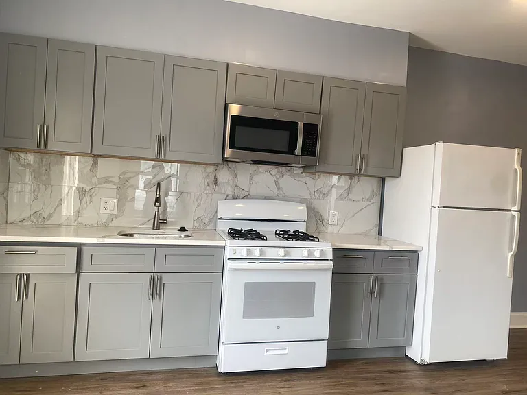 606 Tasker St #3 — Photo 2