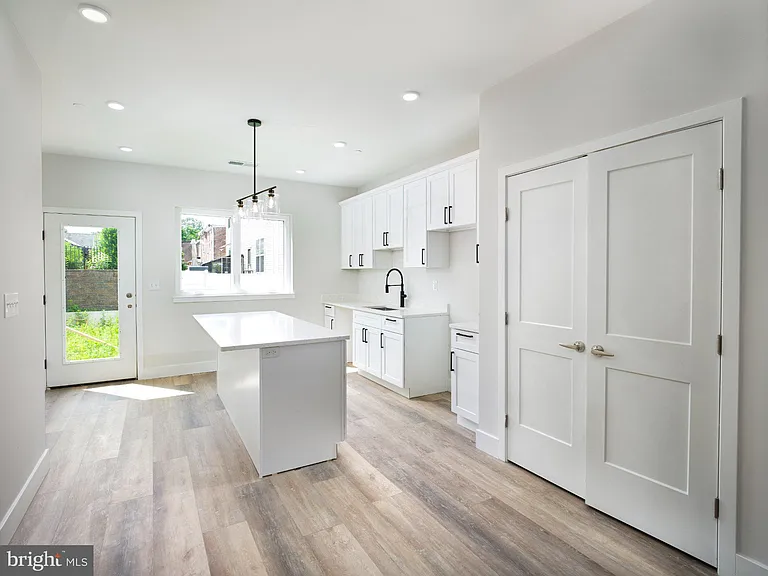 303 Fountain St — Photo 8
