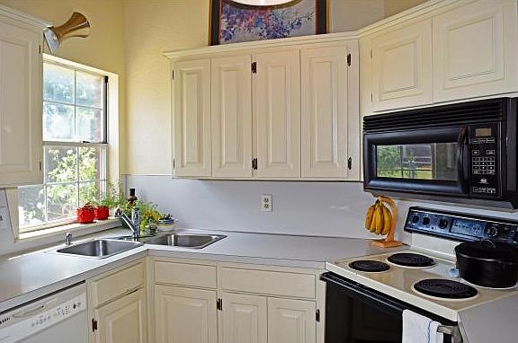 4th image of 2404 Bonnybrook St