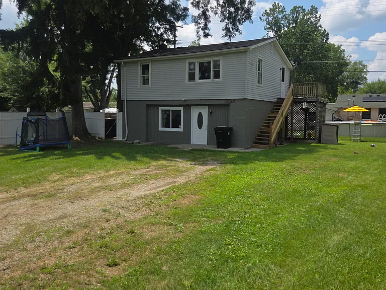 22115 Springbrook Ave — Photo 2
