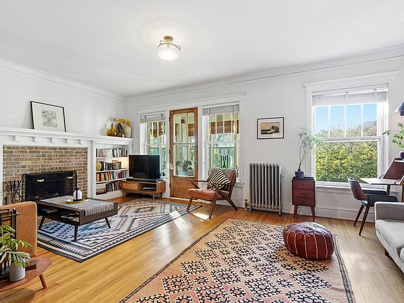2nd image of 5321 S Woodlawn Ave #3S