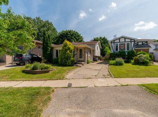 15 Homestead Pl, Kitchener, ON N2N 1Z1
