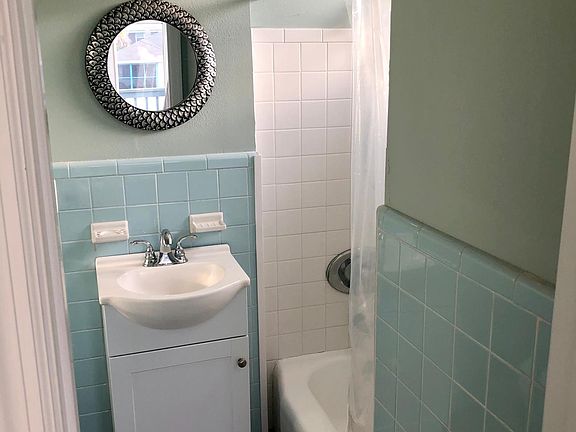 3rd image of 101 Lora St #1
