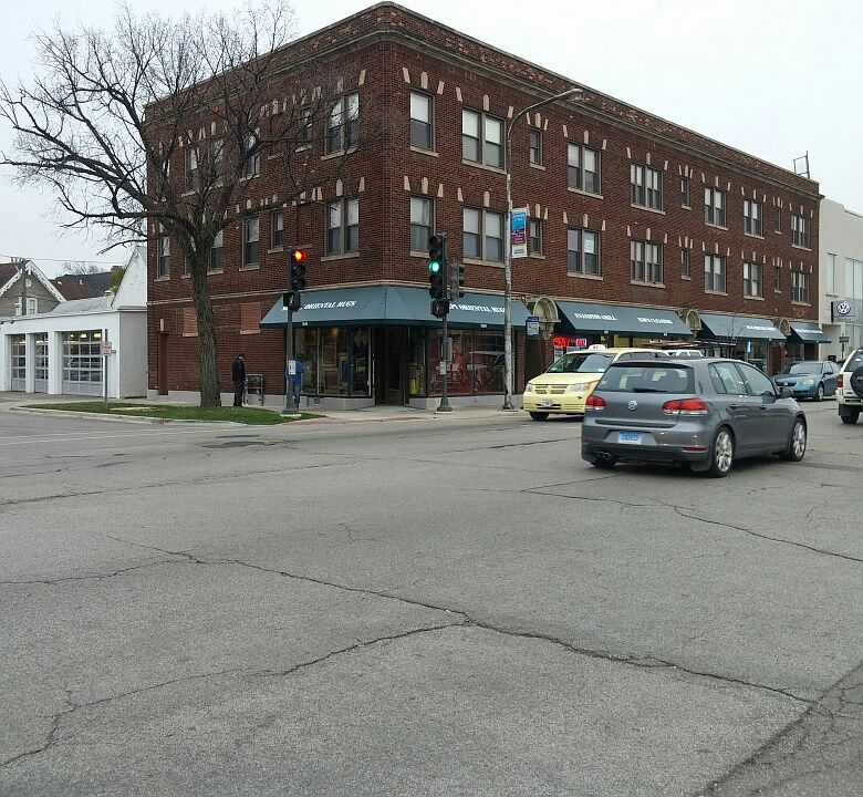 2nd image of 1049 Chicago Ave APT 2E