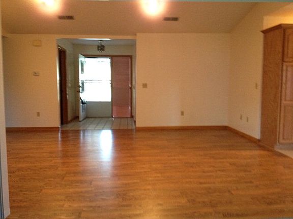 5th image of 101 Forest Hill Dr