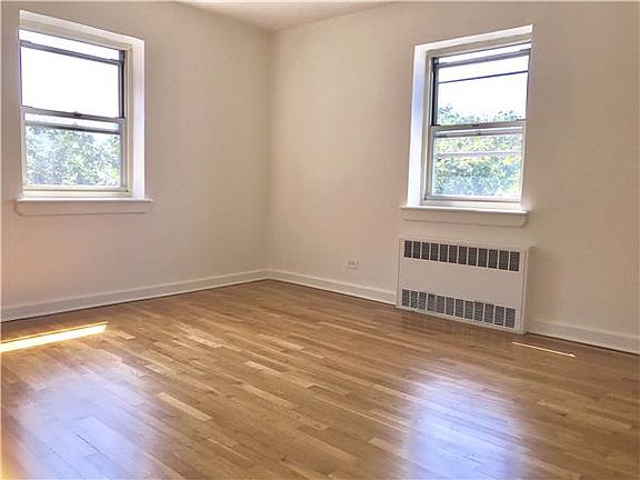4th image of 8241 135th St APT 5B