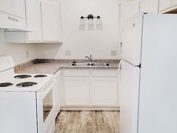 2nd image of 1105 12th St NE #5