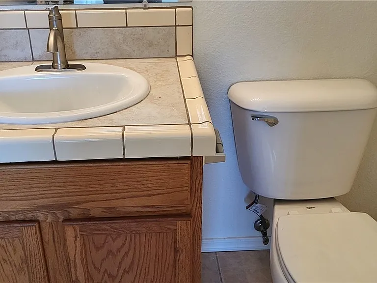 652 Holly St — Photo 13