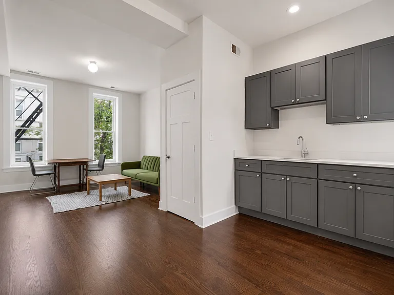 1329 W 18th St #2F — Photo 9