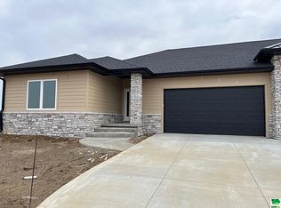 4586 Whitetail Ct, Sioux City, IA 51106