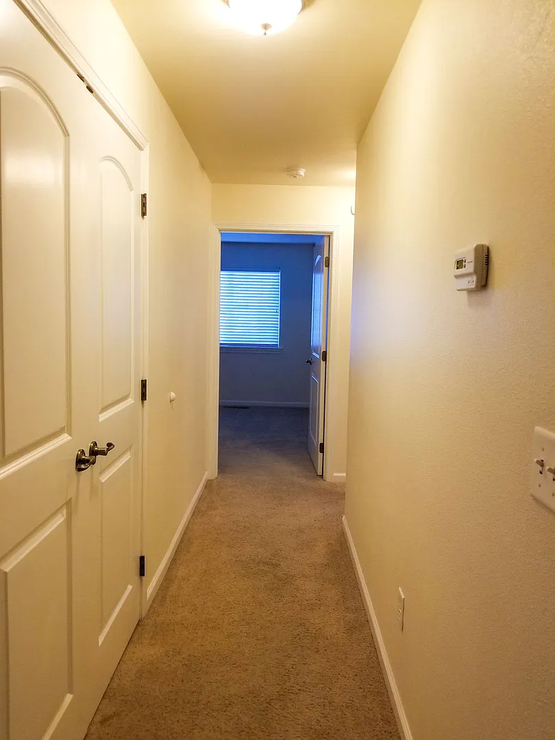 Great two bedroom, two bath unit in East Medford — Photo 3