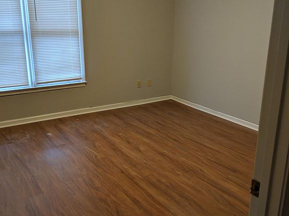 4th image of 535 Mystic Dr