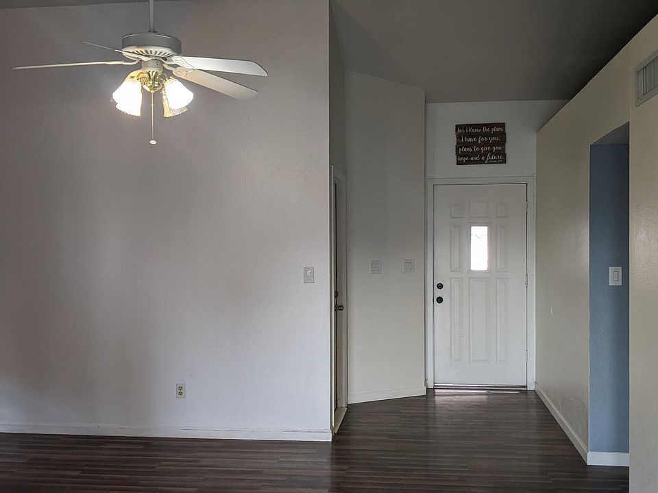 1st image of 1704 S Robin Ln