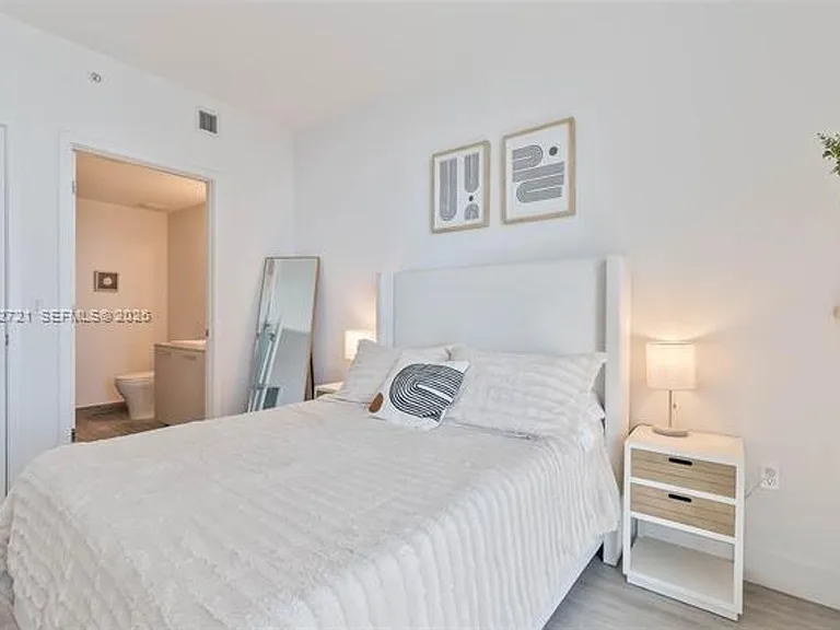 1010 Brickell Ave #4303 — Photo 27