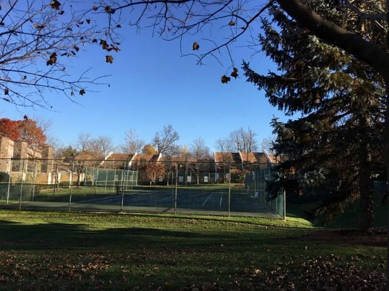 824 W Aaron Dr — Photo 37