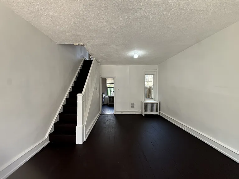 1524 S Dover St — Photo 4