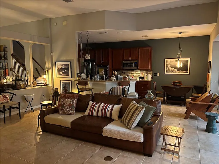 10703 Banfield Dr — Photo 27