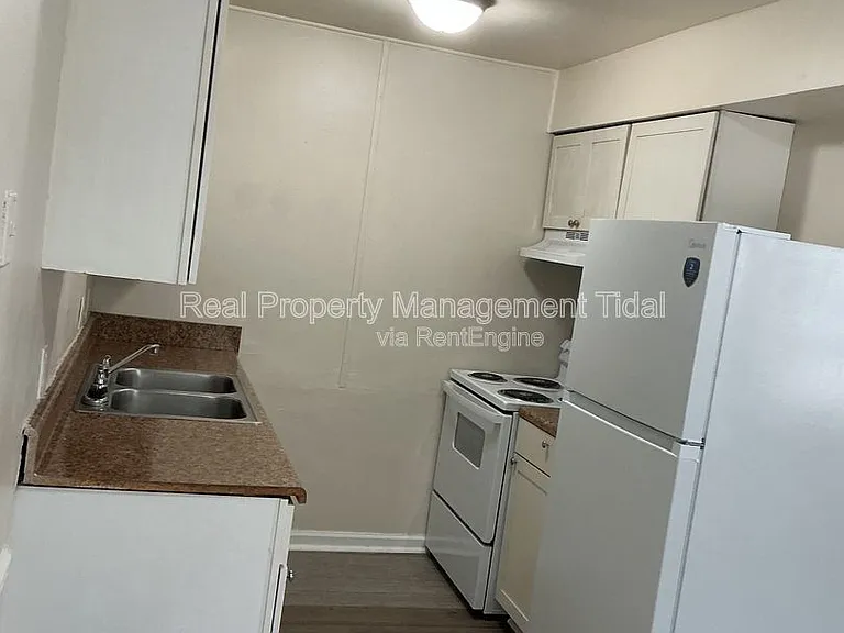 6255 Alexander St #16 — Photo 9