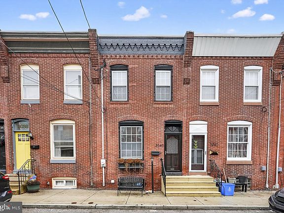 2nd image of 3040 Mercer St