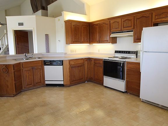 5th image of 1007 Linda Joy St