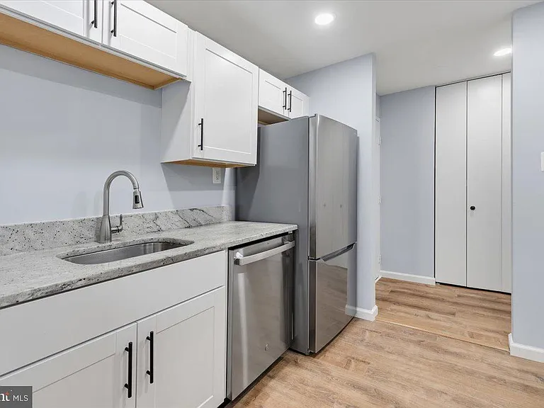 4520 King St #601 — Photo 14