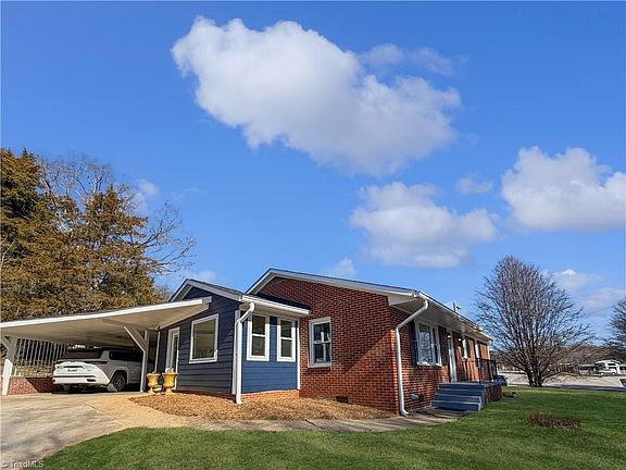 5th image of 902 Welborn Ave