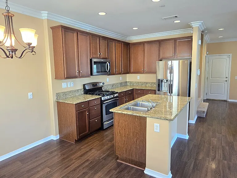 3060 N Juneberry St — Photo 3