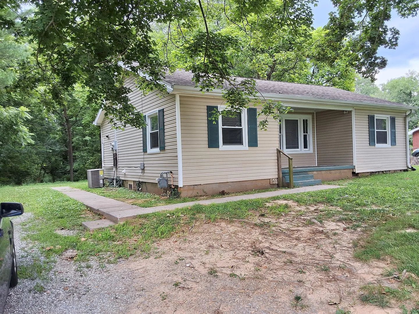 Charming 3 Bed, 1 Bath Home Radcliff City Limits, Minutes Away From Fort Knox!! — Photo 2