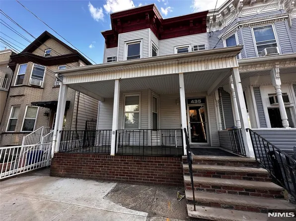 435 59th St, West New York, NJ 07093
