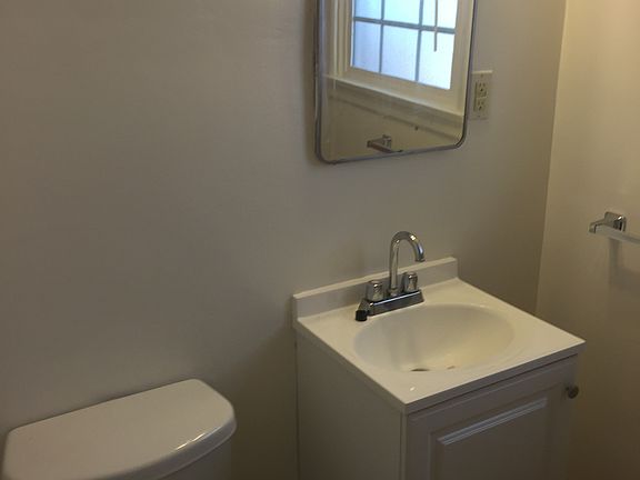 5th image of 3224 Bagley Ave