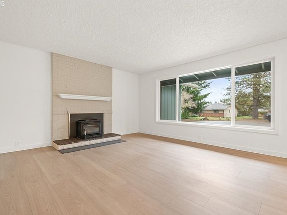 4th image of 4808 NE 25th Ct