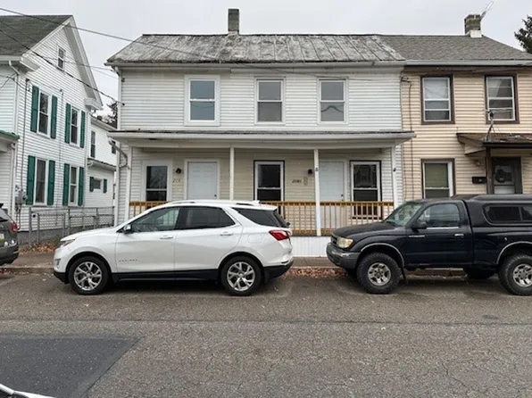 209 1/2 N High St, Duncannon, PA 17020