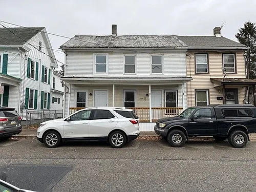 209 1/2 N High St Photo 1