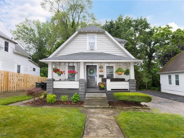 118 Brooklyn St, Elyria, OH 44035