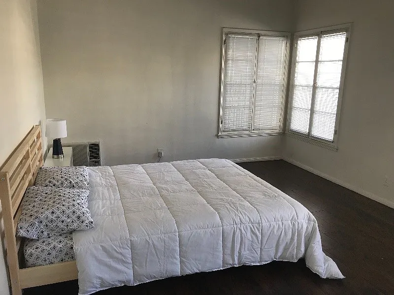1 bed, 925 sqft, $3,300 — Photo 4
