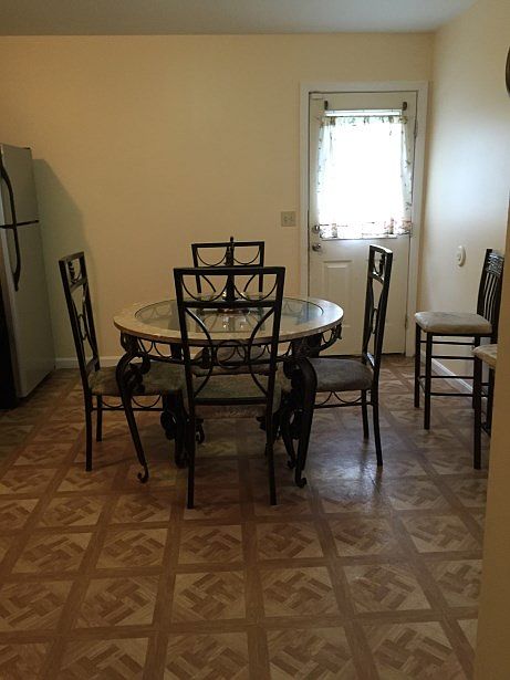 2nd image of 17 Hunt St