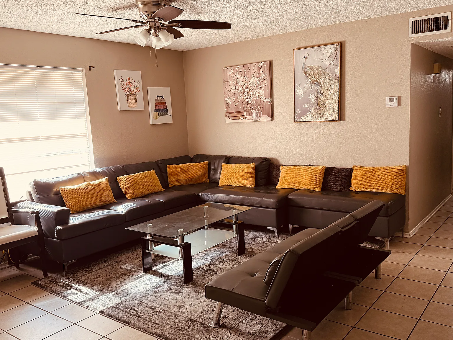 2 bed, 1860 sqft, $1,400 — Photo 3
