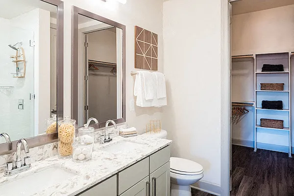 Park Central Raleigh Apartments — Photo 14