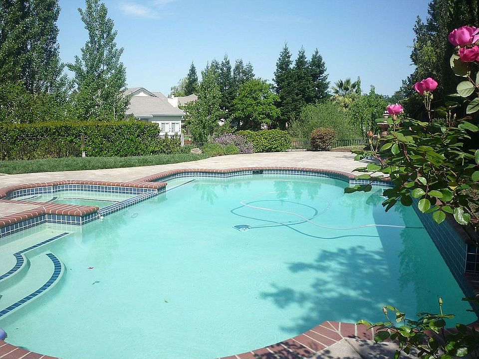 2nd image of 2601 Klamath Ct